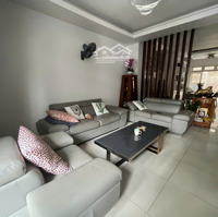 Biệt Thự Siêu Đẹp, 7Mx24M, 4 Tầng,Hẽm Xe Hơivip Nguyễn Trọng Tuyển, Tặng Toàn Bộ Nội Thất.