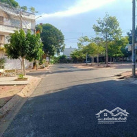 Hàng Hot! Hạ Giá Lô 240M2 - 3,2Ty (Full Thổ) Đối Diện Tthc Huyện, Kcn Nhơn Trạch 2 - Kdc Đông Đúc