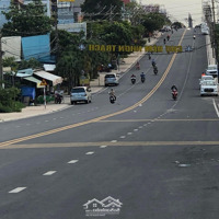 Hàng Hot! Hạ Giá Lô 240M2 - 3,2Ty (Full Thổ) Đối Diện Tthc Huyện, Kcn Nhơn Trạch 2 - Kdc Đông Đúc