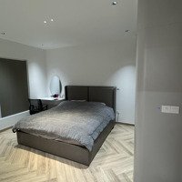 Chính Chủ Gửi Bán Căn 2 Phòng Ngủban Công Đông Nam Diện Tích 78M2, Full Nội Thất Giá Bán 5,5 Tỷ