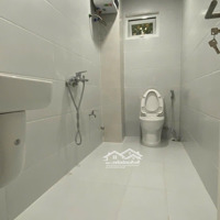 Bán Nhà 2,5 Tầngmặt Tiềntrần Hoành Cạnh Trường Và Đối Diện Chợ , 8,47 Tỷ, 100M2