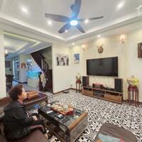 Bán nhà mặt phố Nguyễn Đình Chiểu 50m2 vị trí đẹp thang máy 45 tỷ