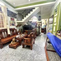 Không Gian Sống Hoàn Hảo, Biệt Thự 3 Tầng Xa Hoa!