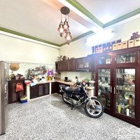 Không Gian Sống Hoàn Hảo, Biệt Thự 3 Tầng Xa Hoa!