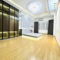 Bán Nhà Nguyễn Văn Cừ 42M2* 5 Tầng* 10.68 Tỷ, Có Gara Ô Tô, Full Nội Thất