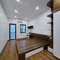 Nhà 34M2, 5 Tầng. Nhà Mới, Ô Tô Lùi Cửa. Hoàng Hoa Thám