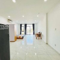 Siêu Phẩm Ban Công Diện Tích Rộng Full Nội Thất Có Thang Máy