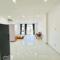 Siêu Phẩm Ban Công Diện Tích Rộng Full Nội Thất Có Thang Máy