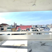 Đang Trống Căn Hộ 1 Phòng Ngủsân Thượng Siêu To Khổng Lồ Cho Thuê Giá 5 Triệu