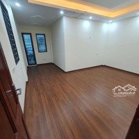 Bán Nhà Phố Trần Quốc Hoàn_ Quận Cầu Giấy_ Đường Thông Ô Tô Đỗ Cửa_Diện Tích32M,6 Tầng, Giá Chào 7,5 Tỷ