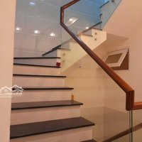 Bán Lỗ 300 Triệu Nhà 3 Tầng 70M2 Gần Biển Mặt Tiền Đường Nhựa 13M Giá Chỉ 5.7 Tỷ