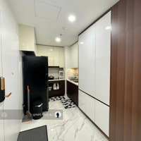 Cho Thuê Căn Góc (2Pn+ 1Plv, 2Wc)Diện Tích85M2 Full Nội Thất Giá 18 Triệu/Tháng. Liên Hệ: 0903705423