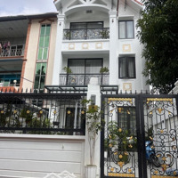 Biện Thự Sân Vườn, Full Nội Thất, Vị Trí Trung Tâm, Gần Bigc Long Biên, Giao Thông Thuận Tiện
