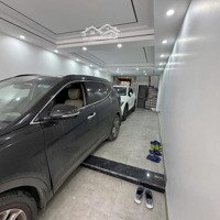 Cắt Lỗ 1 Tỷ -Cần Bán Gấp Nhà Nguyễn Văn Cừ Thu Hồi Vốn - Thang Máy- Full Nội Thất- Giá Nào Cũng Bán