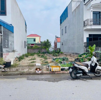 Đón Sóng Vinhomes - Lô Đất Mặt Đường Nhựa Ngay Cổng Dự Án