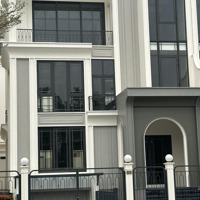 Bán Chung Cư Số 6 Đội Nhân , 3N 2 Vệ Sinhgiá Siêu Hấp Dẫn