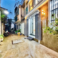 Nhà Đẹp Sổ Hồng Riêng Chính Chủ Ký Bán - Dọn Vào Ở Liền Tại Thích Quảng Đức Phú Nhuận