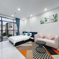 Căn Hộ Cao Cấp, Ngay Sân Bay, Ban Công Thoáng, Full Nội Thất Hiện Đại