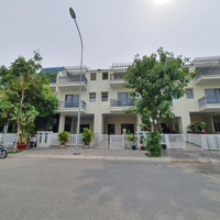 Cho Thuê Nhà Phố Senturia Vườn Lài Có Nội Thất Chỉ 18 Triệu/ Tháng. Liên Hệ: 0911443138