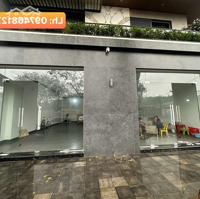 Gia Đình Cho Thuê Gấp Tầng 1, 121M2, Mặt Phố Trung Tâm, 30 Triệu/Th, Phù Hợp Mọi Ngành Kd. 0974681278
