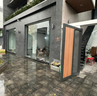 Gia Đình Cho Thuê Gấp Tầng 1, 121M2, Mặt Phố Trung Tâm, 30 Triệu/Th, Phù Hợp Mọi Ngành Kd. 0974681278