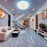 Gần Mặt Tiền - Nhà Đẹp Ở Ngay. Giá Bán 3,25 Tỷ. Nguyễn Đình Chính, Phường 11, Phú Nhuận. Sổ Riêng
