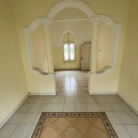 Biệt Thự Cho Thuê Kdc Trung Sơn. 8X18.5. Trệt, 2 Lầu. Sân Thượng. Nhà Trống. Giá Thuê: 36 Triệu/Tháng.