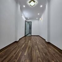 Bán nhà 30m² 4 tầng, Nguyễn Khoái, Hoàng Mai, 5.9 tỷ - Full nội thất