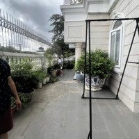 Bán Căn Biệt Thự Đơn Lập Diện Tích Khủng Khu Cityland Garden Hill, Nhà Full Nội Thất Có Thang Máy Ạ