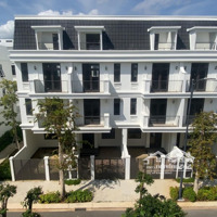 Nhà Phố Liền Kề Hướng Đông Nam, Vị Trí Đẹp Gần Tiện Ích Trung Tâm, Giá Bán 5,17 Tỷ Bao Thuế Phí Và Sổ