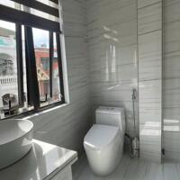 Cho thuê nhà khu phân lô Văn Cao, 3 p.ngủ, nội thất cao cấp.