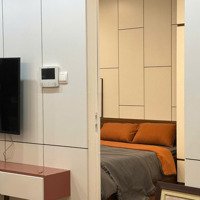(View Hồ). Bán 2 Phòng Ngủ 2 Vệ Sinh72M2 Ban Công Đn Vinhomes D''capitale Trần Duy Hưng - Full Đồ - Có Sổ Đỏ