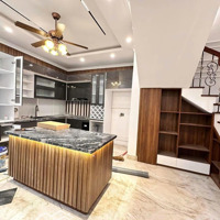 Hàng Hiếm 3 Tầng Tại Khúc Thừa Dụ, Giá Bán 5,5 Tỷ. Diện Tích Khủng 107M2 Nở Hậu. Đường Ô Tô Tránh Nhau