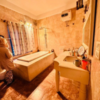18.8 Tỷ ,Mặt Tiền4.2M , Phân Lô Nguyễn Chí Thanh , Ô Tô Đỗ Cửa , Khu Dân Trí Cao , An Sinh Cực Đỉnh