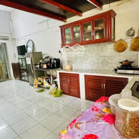 Nhà Gò Cát. Đường Xe Tải. Diện Tích 105M2. Bán Đất Tặng Nhà Cấp 4 Còn Mới