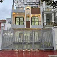 Cho Thuê Nhà Mở Văn Phòng Công Ty Hiệp Thành 3 - Tdm - Bd
- Diện Tích: 7 X20M (Nhà Mới Xây 100%)