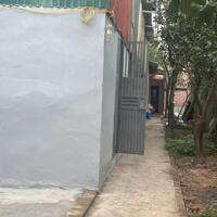 Chính chủ cho thuê kho xưởng Đông La, Hoài Đức. Xưởng rộng 200m2, kèm nhà 40m2, giá thuê chỉ 8tr/th