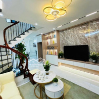 Bán Nhà Chính Chủ Phố Trung Hòa, 45M2 5 Tầng Ô Tô Tránh Đỗ Cửa Nhỉnh 300 Triệu/M2