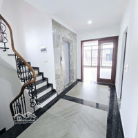 Toà Văn Phòng Vip Phố Quan Hoa 94M2*8T- Gara 3 Oto- 10M Ra Phố- Ngõ Thông- Kinh Doanh- Thông Sàn