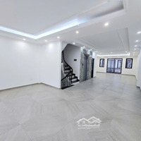 Toà Văn Phòng Vip Phố Quan Hoa 94M2*8T- Gara 3 Oto- 10M Ra Phố- Ngõ Thông- Kinh Doanh- Thông Sàn