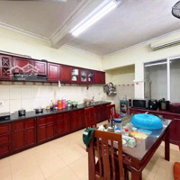 Căn Nhà 3 Tầng Dân Xây Tại Tô Vũ - Văn Cao