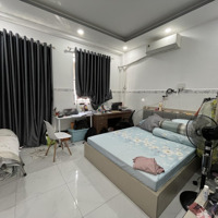Chính Chủ Cần Bán Nhà Hẻm Xe Tải Lạc Long Quân