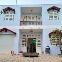 Cho Thuê Biệt Thự 2 Tầng 650M2 Có 8 Phòng Lớn, Có Sẵn 2 Kho Xưởng Lớn Xây Sẵn Tại Hóc Môn