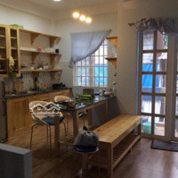Biệt Thự Đường Hồ Biểu Chánh, P11, Phú Nhuận - 3 Tầng (18 X12M) - 207M2 - Full Nội Thất