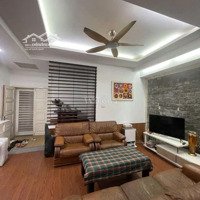 Cần Cho Thuê Căn Hộ Tại Đường Bưởi B.đình 120M ,Lô Góc, 3 Phòng Ngủ,Tầng 12 Nội Thất Đầy Đủ Giá 20 Triệu