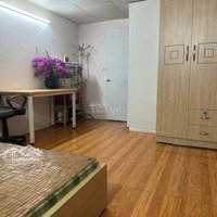 Cần Cho Thuê Căn Hộ Tại Đường Bưởi B.đình 120M ,Lô Góc, 3 Phòng Ngủ,Tầng 12 Nội Thất Đầy Đủ Giá 20 Triệu