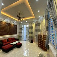Cho Thuê Nhà Trần Hữu Trang, P.8, Q. Phú Nhuận Nhà Đẹp, Đầy Đủ Nội Thất, Vào Ở Ngay!
