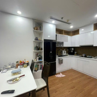 Giá Thật Tôi Cần Bán Căn Hộ 2N - 2 Vệ Sinhtòa Royal City, Tầng Trung Mát Mẻ, Full Nội Thất, Sổ Đỏ Sẵn