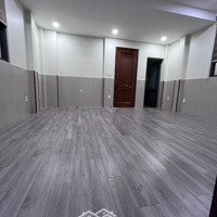 Cho Thuê Căn Hộ Dịch Vụ 40M2 , Có Thang Máy, Hầm Để Xe Tại Lạc Long Quân Quận Tân Bình
