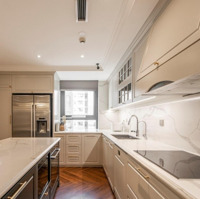 (Chính Chủ) Bán Căn Góc 3 Ngủ Sáng 120M2, View Quảng Trường, Nội Thất Xịn. Giá Bán 12 Tỷ Royal City